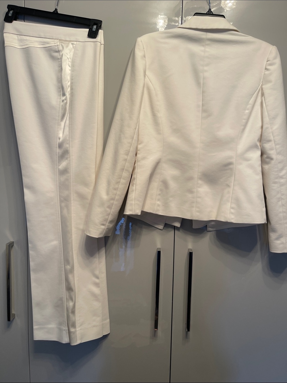 Cache Cream Satin-Look Blouse - Picture 2 of 6